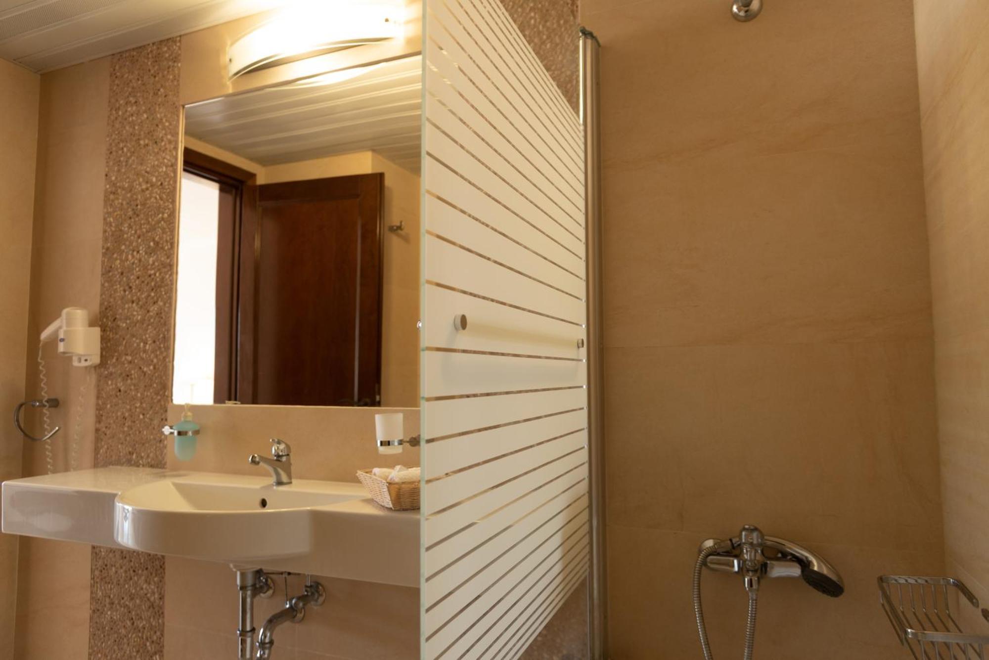 Hotel Astron Princess Karpathos Ngoại thất bức ảnh